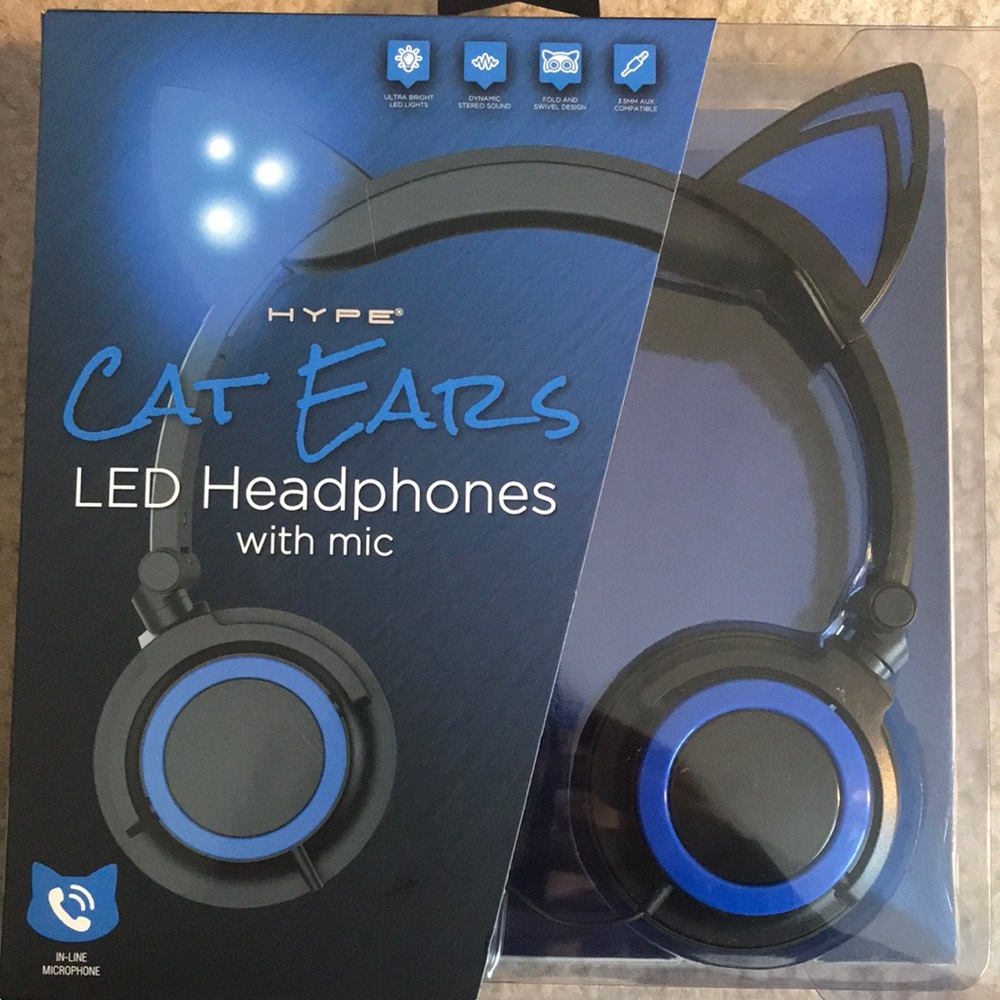 ✨HOST PICK✨ 😻CAT EARS LED HEADPHONES W/ MIC!😻